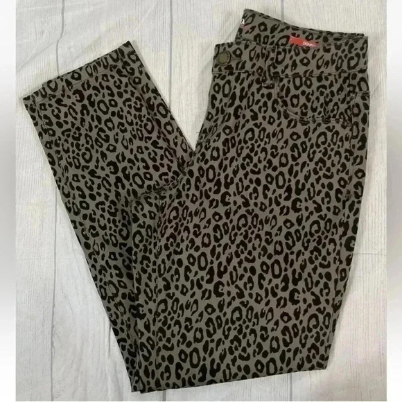 Style & Co Skinny mid rise jeans women’s 6 animal Leopard Cheetah Stretch Pants - Picture 1 of 14